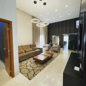 Casa com 3 Quartos para alugar, 203m² no Jardim Itália, Cuiabá