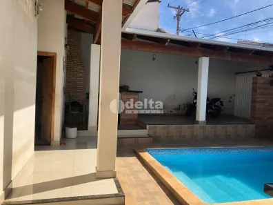Casa com 4 Quartos à venda, 320m² no Vigilato Pereira, Uberlândia
