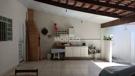 Casa com 3 Quartos à venda, 169m² no Cidade Jardim, Uberlândia