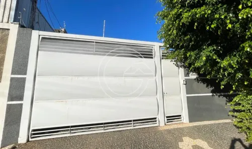 Imóvel Comercial com 3 Quartos para alugar, 10m² no Centro, Marília