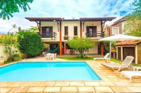 Casa com 3 Quartos à venda, 490m² no Camboinhas, Niterói
