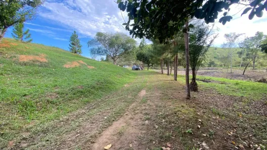 Fazenda/Sítio com 2 Quartos à venda, 40000m² no Área Rural de Cachoeiras de Macacu, Cachoeiras de Macacu