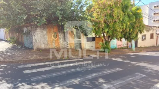 Lote/Terreno com 1 Quarto à venda, 300m² no Brasil, Uberlândia