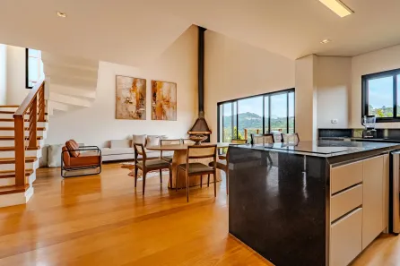 Casa de Condomínio com 4 Quartos à venda, 350m² no Recanto Araucária, Campos do Jordão