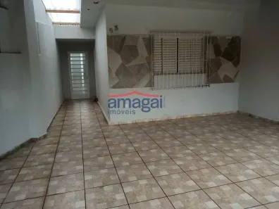 Casa com 2 Quartos para alugar, 80m² no Centro, Jacareí