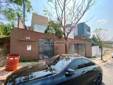 Casa de Condomínio com 4 Quartos para alugar, 322m² no Portal do Sol, Contagem