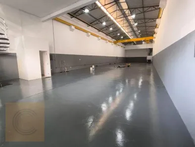 Galpão/Depósito/Armazém para alugar, 690m² no Vila Carrão, São Paulo