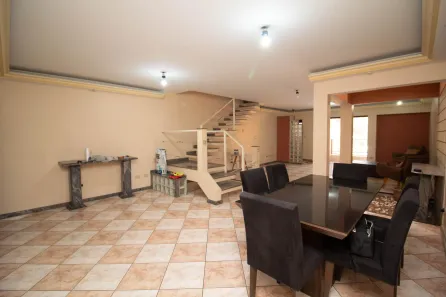 Casa com 3 Quartos para alugar, 300m² no Cidade Maia, Guarulhos