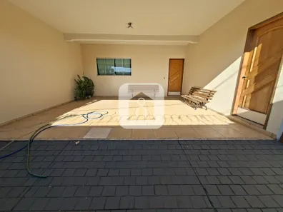 Sobrado com 4 Quartos para alugar, 250m² no Jaraguá, Uberlândia