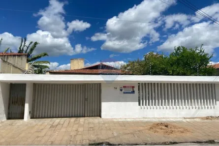 Casa com 4 Quartos à venda, 1600m² no Centro, Iguatu
