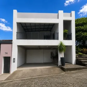 Casa com 5 Quartos para alugar, 200m² no Mauazinho, Manaus