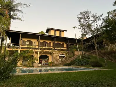 Sobrado com 4 Quartos à venda, 936m² no Parque Dom Henrique, Cotia