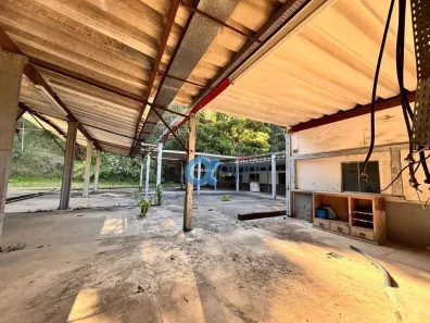 Galpão/Depósito/Armazém para alugar, 650m² no Quarteirão Brasileiro, Petrópolis