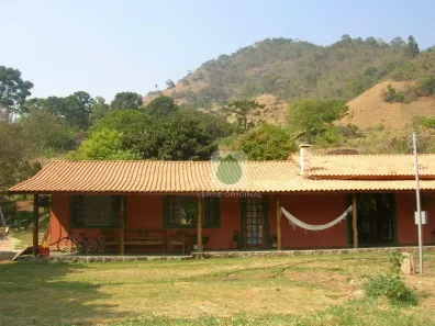 Fazenda/Sítio com 3 Quartos à venda, 200m² no Pires, Sapucaí-Mirim