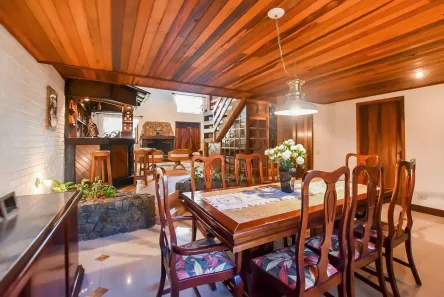 Casa com 5 Quartos à venda, 485m² no Ahú, Curitiba