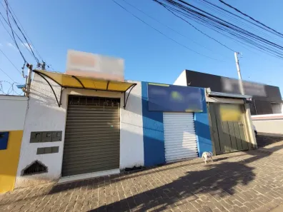 Casa com 3 Quartos à venda, 180m² no Jardim Patrícia, Uberlândia
