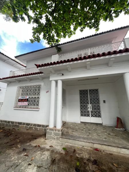Casa com 10 quartos — Barro Preto, Belo Horizonte