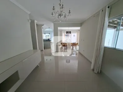 Casa com 4 Quartos para alugar, 290m² no Jardim Europa, Uberlândia