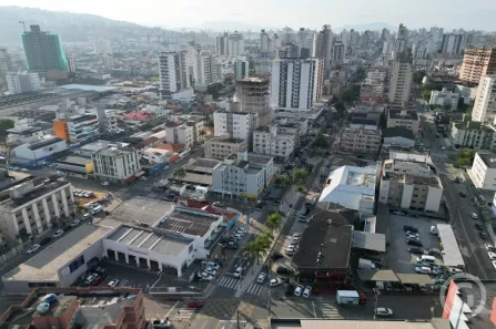 Apartamento com 4 Quartos para alugar, 121m² no Kobrasol, São José