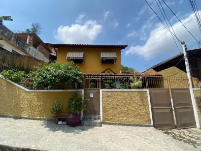 Casa com 3 Quartos à venda, 184m² no Tenente Jardim, São Gonçalo