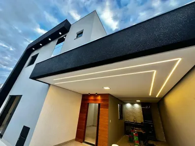Sobrado com 3 Quartos à venda, 225m² no Delfino Magalhães, Montes Claros
