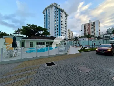 Apartamento com 2 Quartos à venda, 77m² no Barreiros, São José