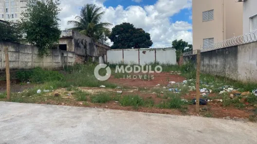 Lote/Terreno à venda, 360m² no Saraiva, Uberlândia