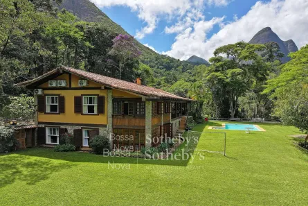 Casa com 5 Quartos à venda, 700m² no Corrêas, Petrópolis