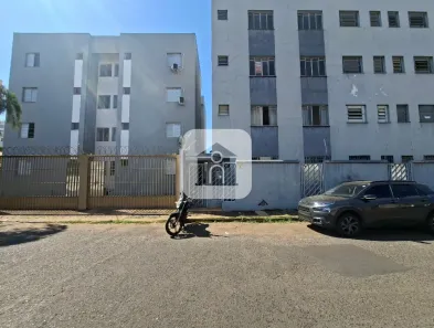 Apartamento com 3 Quartos para alugar, 70m² no Santa Mônica, Uberlândia