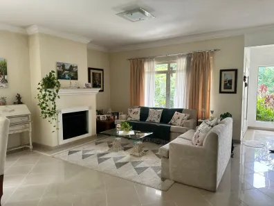 Casa de Condomínio com 3 Quartos para alugar, 300m² no Granja Viana II, Cotia
