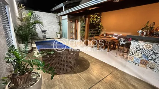 Casa com 3 Quartos à venda, 190m² no Granada, Uberlândia