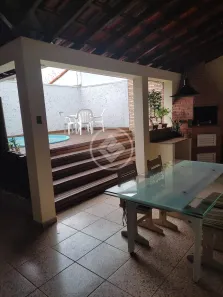Casa com 3 Quartos à venda, 250m² no Vigilato Pereira, Uberlândia