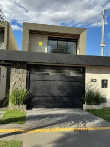 Sobrado com 3 Quartos à venda, 217m² no Jardim Atlântico, Goiânia