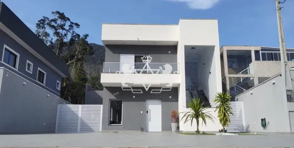 Sobrado com 3 Quartos à venda, 230m² no Mar Verde II, Caraguatatuba