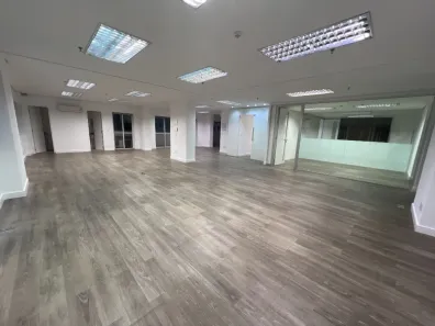 Sala Comercial para alugar, 200m² no Vila Olímpia, São Paulo