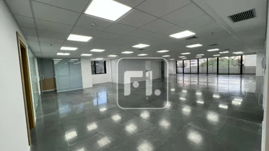 Sala Comercial para alugar, 332m² no Várzea da Barra Funda, São Paulo