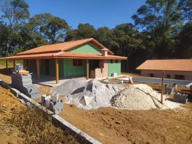 Fazenda/Sítio com 3 Quartos à venda, 130m² no Curral, Ibiúna