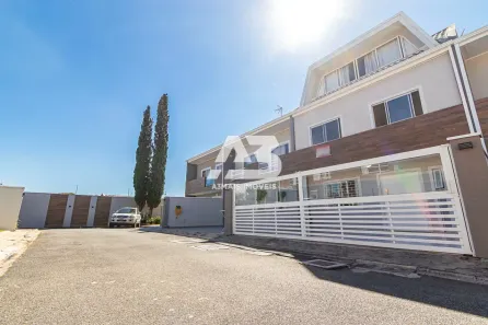Sobrado com 3 Quartos à venda, 144m² no Boqueirão, Curitiba