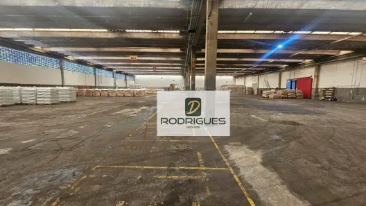 Galpão/Depósito/Armazém para alugar, 2500m² no Canhema, Diadema