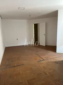 Sala Comercial para alugar, 130m² no Jardim Paulistano, São Paulo