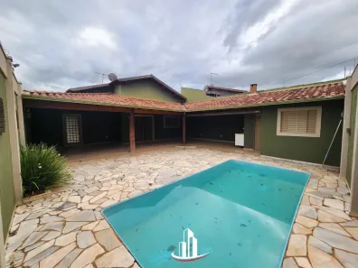 Casa com 5 Quartos à venda, 245m² no Santa Maria, Uberaba