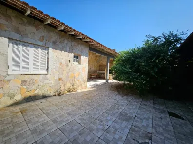 Sobrado com 4 Quartos para venda ou aluguel, 263m² no Indaiá, Bertioga