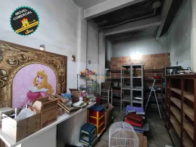 Ponto Comercial para alugar, 40m² no Centro, Divinópolis