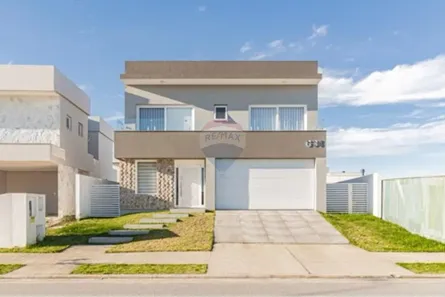 Casa de Condomínio com 3 Quartos à venda, 238m² no Laranjal, Pelotas