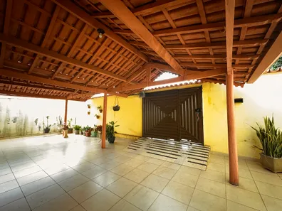 Casa com 4 Quartos à venda, 310m² no Setor Urias Magalhães, Goiânia