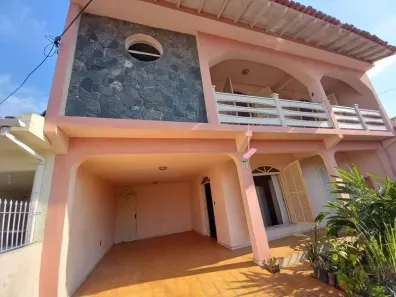 Casa com 4 Quartos à venda, 238m² no Balneário, Florianópolis