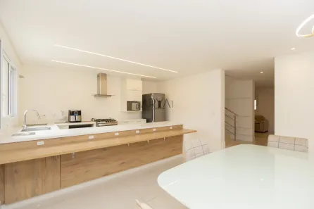Sobrado com 3 Quartos à venda, 192m² no Santo Inácio, Curitiba