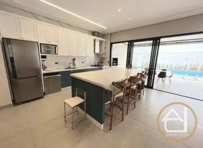 Casa com 4 Quartos à venda, 300m² no Parque Residencial Alcântara, Londrina