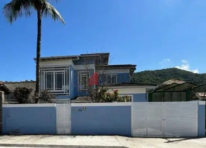 Casa com 3 Quartos à venda, 360m² no Piratininga, Niterói