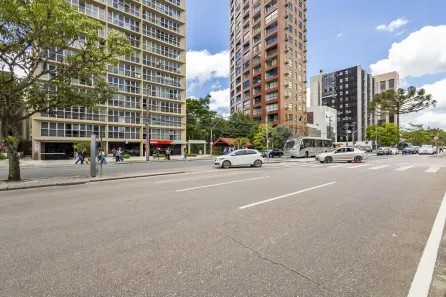 Apartamento com 2 Quartos à venda, 76m² no Centro Cívico, Curitiba